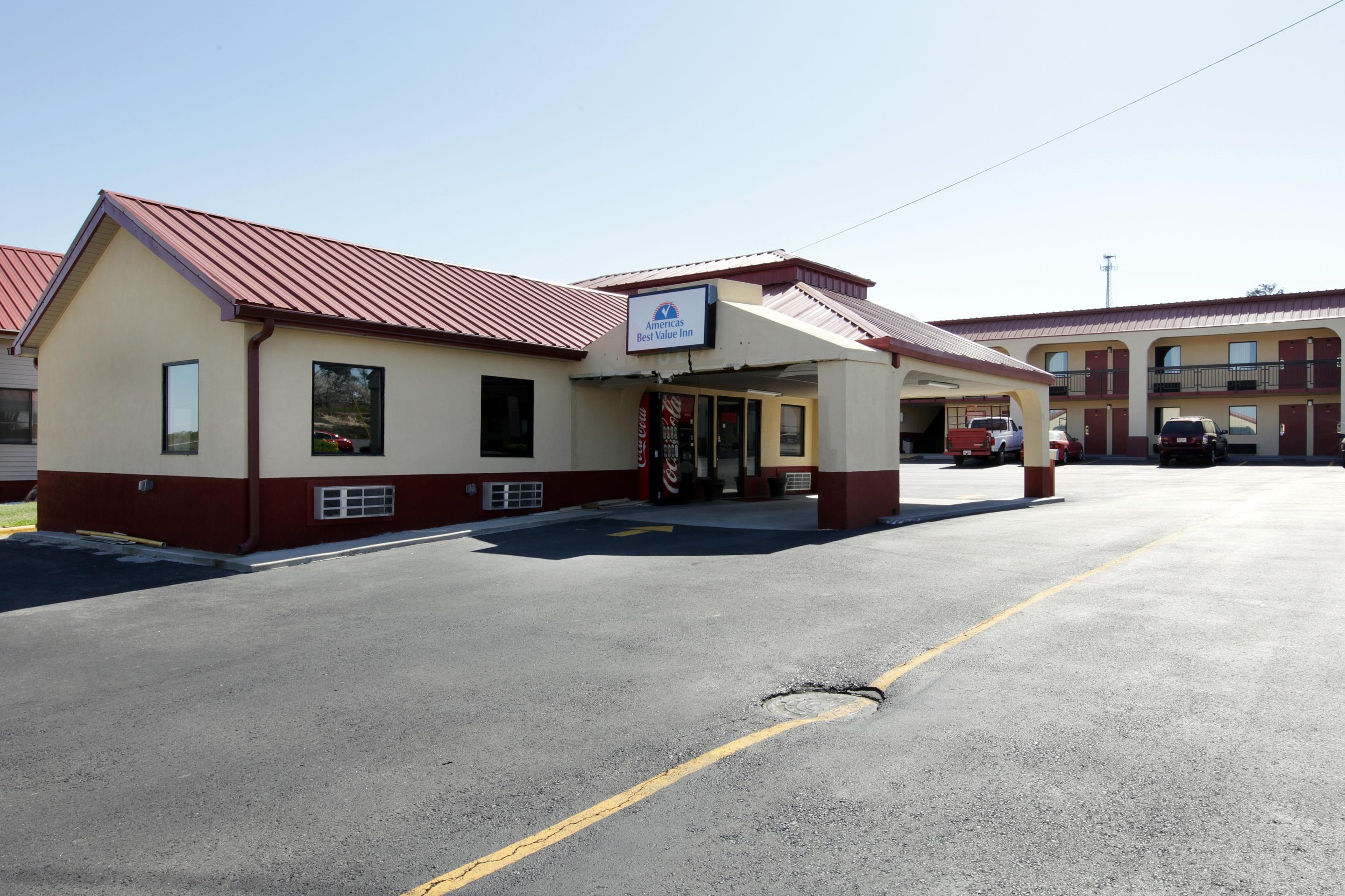 Americas Best Value Inn & Suites Μαίηκον Εξωτερικό φωτογραφία