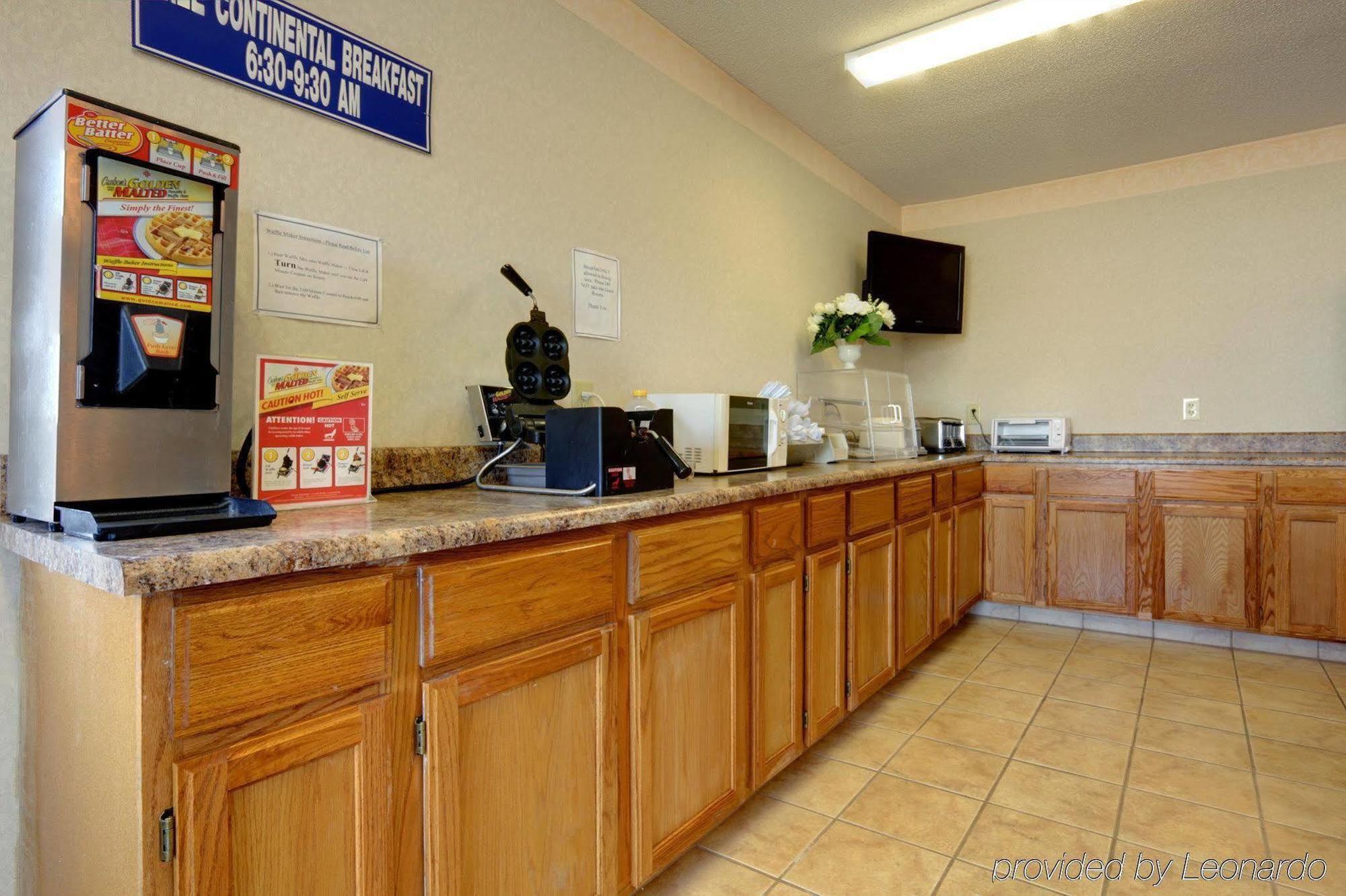 Americas Best Value Inn & Suites Μαίηκον Εστιατόριο φωτογραφία